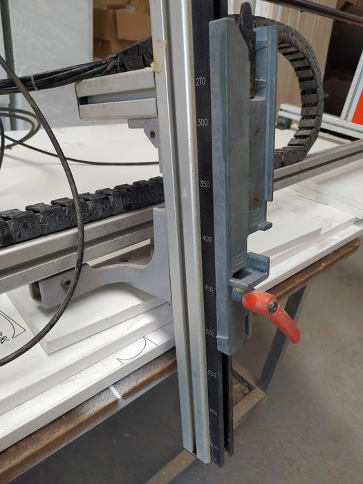 Gabarito BLUM para gavetas; Peneumático