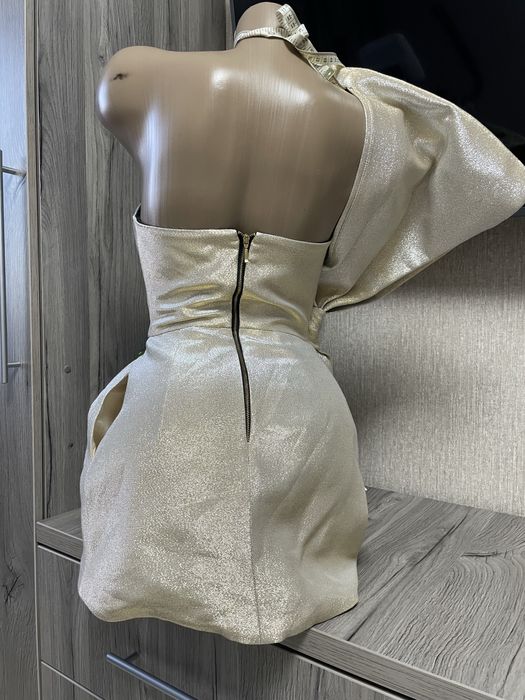 Вечірнє вбрання, S