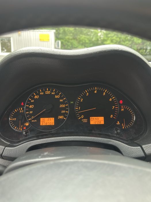 Toyota Avensis! Автомат! 2.0!