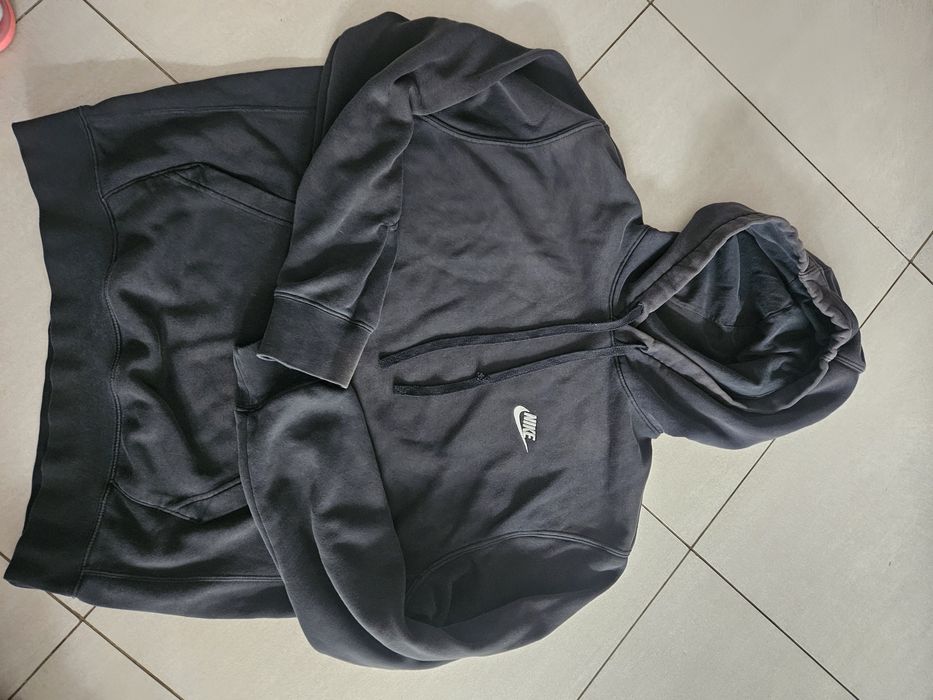 Bluza Nike czarna M kangurka bawełna stan dostateczny