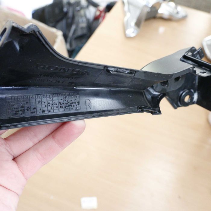 6197 Honda CBR osłona owiewki tylnej prawej RH