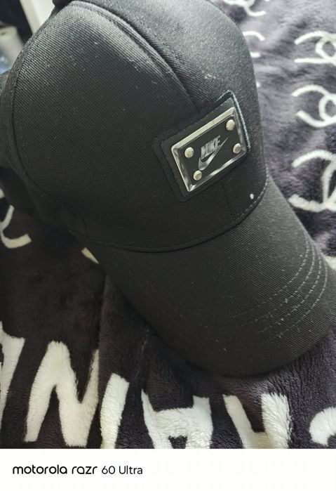 Czapka z daszkiem Nike Black/Pink – Unikalna blaszka, stan idealny!