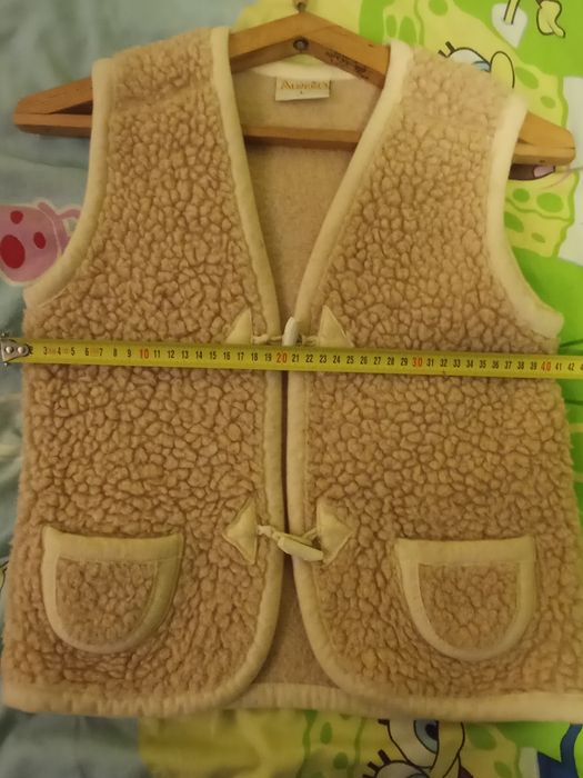 Продам дитячу жилетку