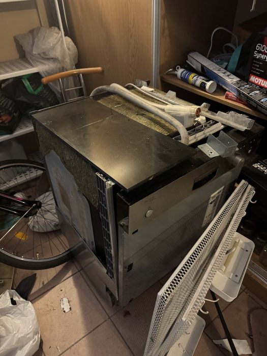 Uszkodzona zmywarka do zabudowy