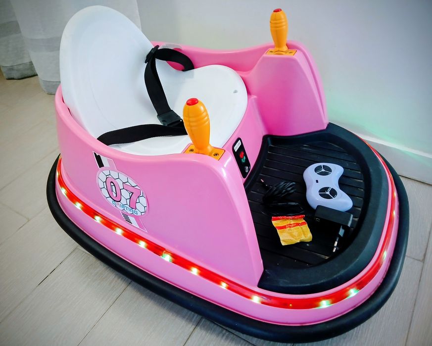 Carrinho de choque com música e comando