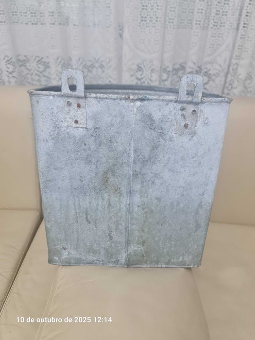 chuveiro antigo em zinco