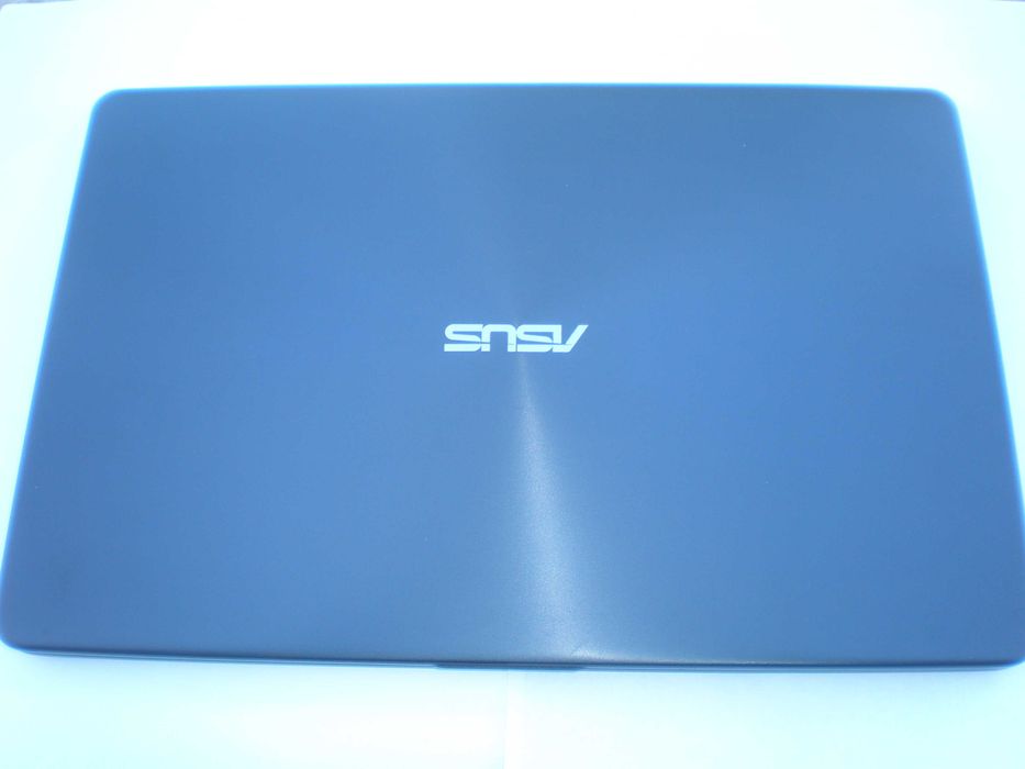 Laptop ASUS F705U i3 4Gb DDR4