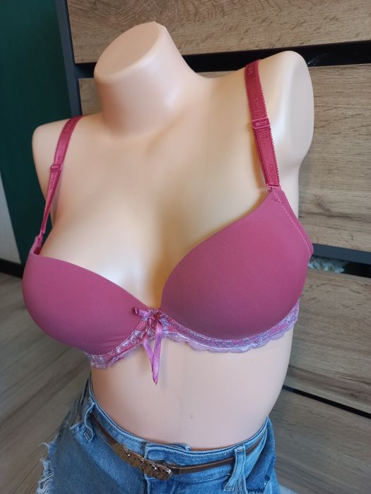 Biustonosz różowy 70C