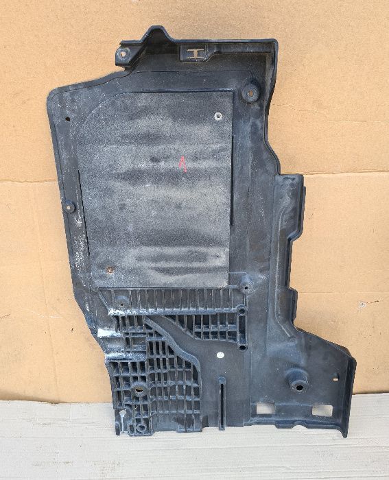 Osłona podwozia płyta Audi A3 8V VW Golf VII 7 oryg lewa