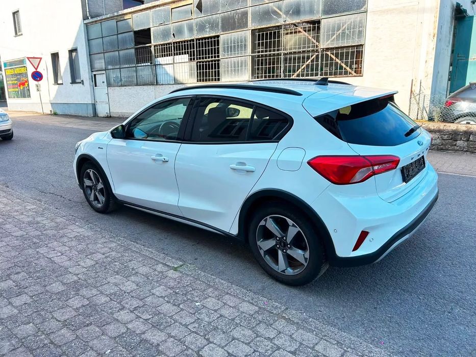 Ford Focus ACTIVE X Podwyższony 125KM Benzyna Nawigacja LED Bezwypadek KAMERA