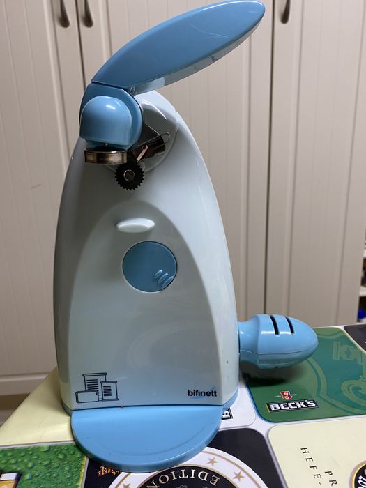 Abre latas eléctrico