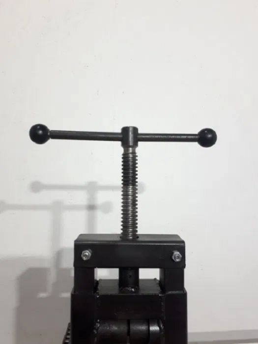 Профилегиб ручной трубогиб 50х50х2мм усиленный с закаленными валами