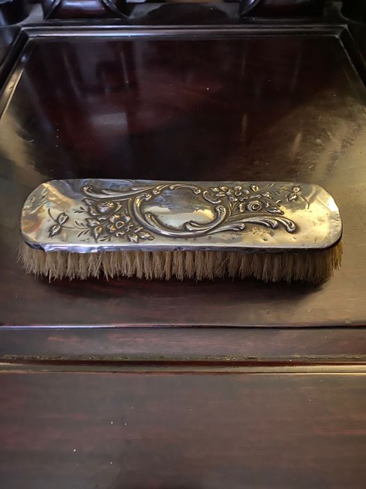 Escova Prata Portuguesa contrastada Javali 17 cm Arte Nova