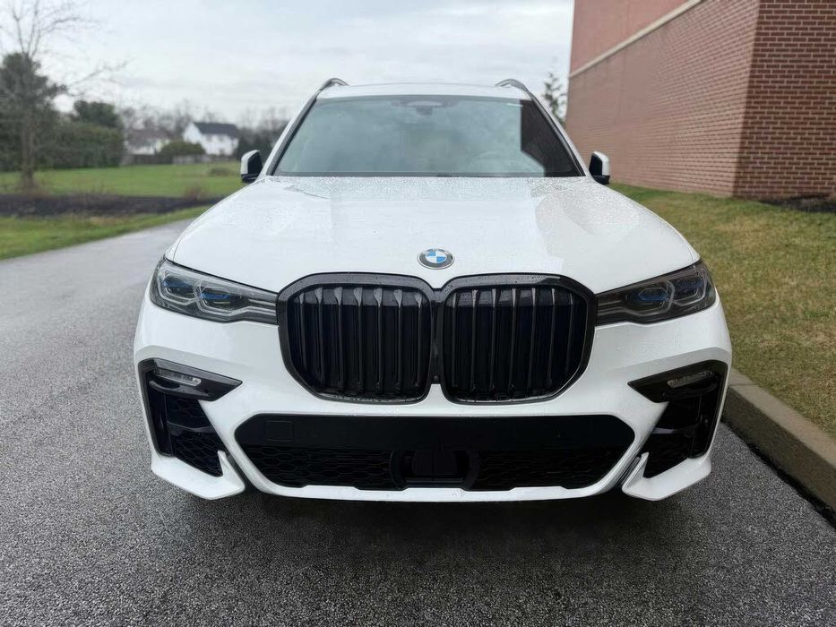 BMW X7      2020