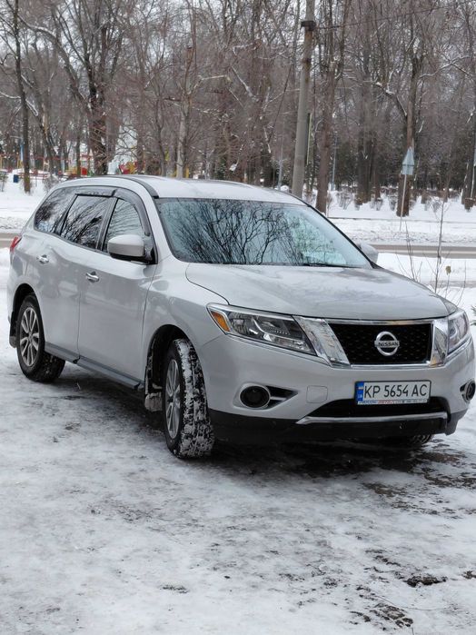 Nissan Pathfinder r52