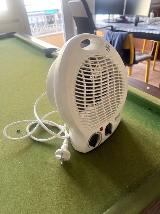 Termoventilador eletrico poratil usado para aquecer pequenos espaços rapidamente