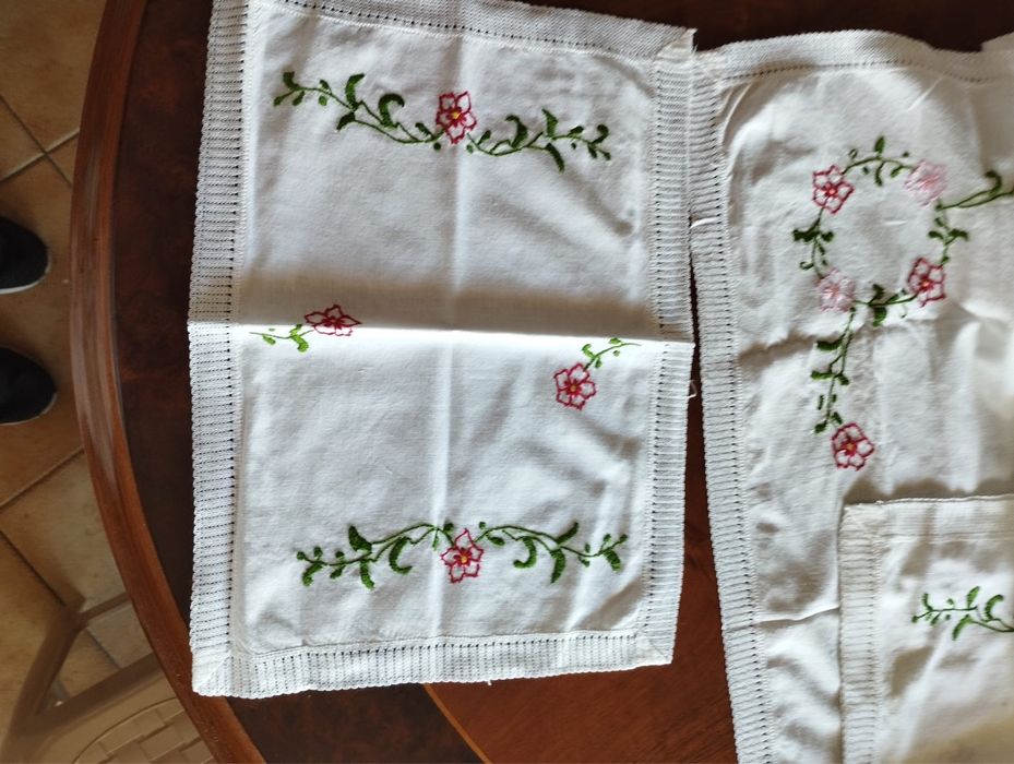 Naperons bordados