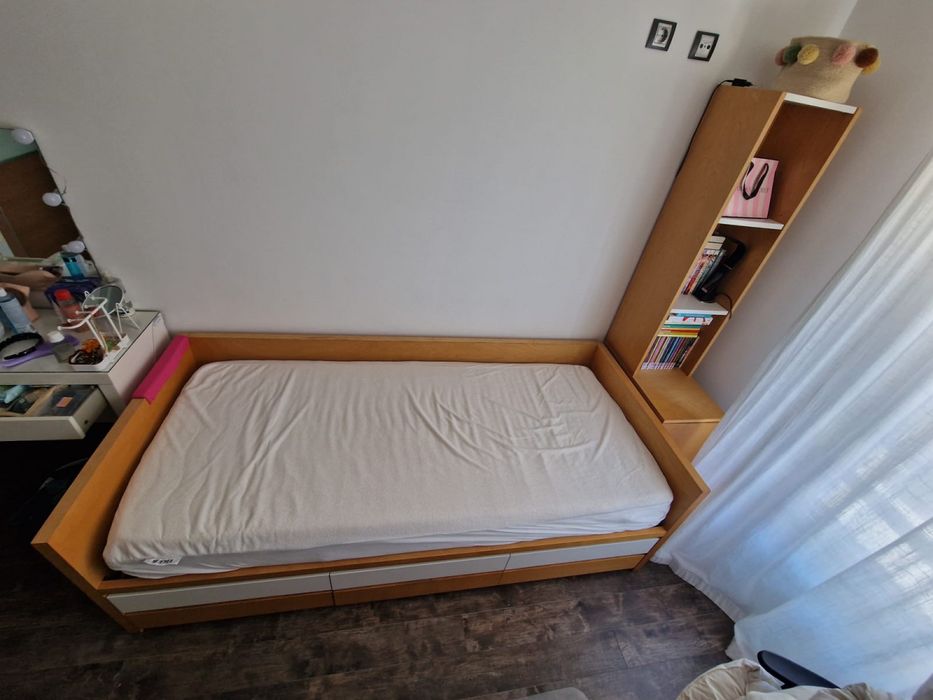 Cama solteiro com seis gavetas , estante e colchão