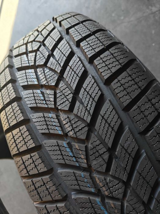 2шт Зимові шини Goodyear Ultra Grip Ice SUV 225/60 R18 104H XL нові !