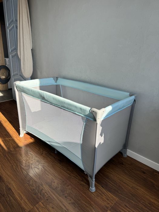 Дитячий манеж для подорожей