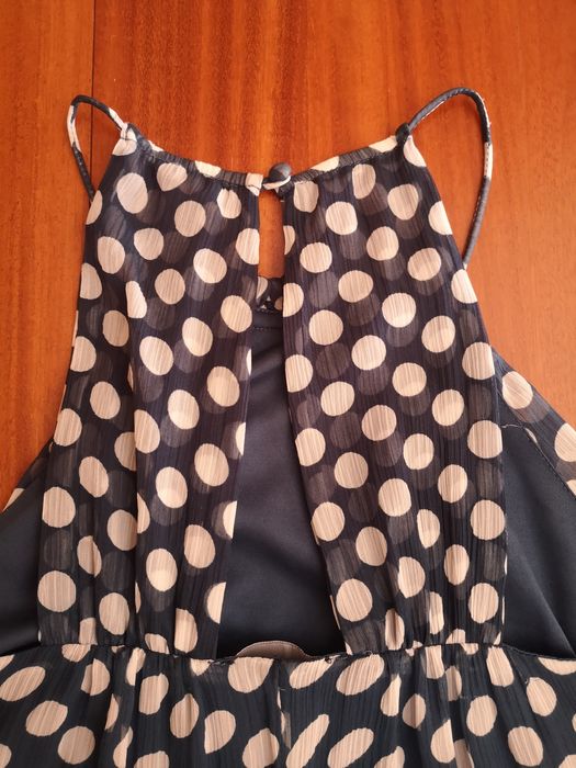 Vestido da "Vero Moda" 
Cor - rosa 
Idade - 764729958056577124