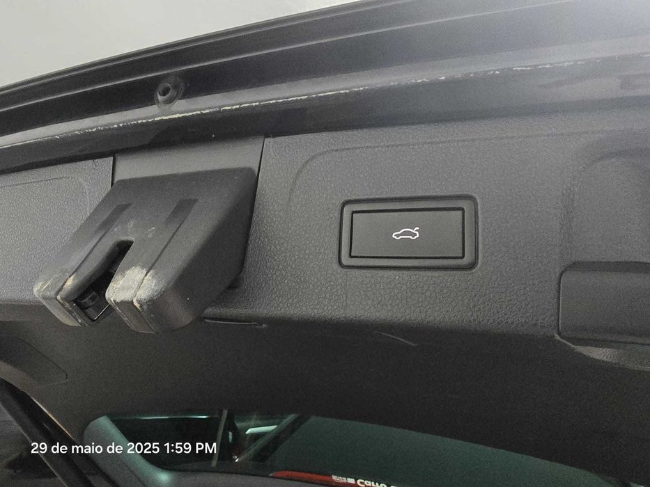 Volkswagen Passat Variant 2.0TDI 150CV Impecável óticas em led matrix e mala elétrica kit distribuição substituídos