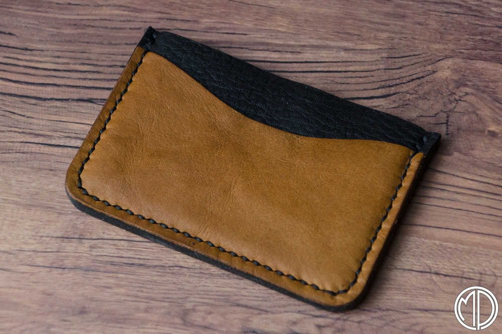 Ręcznie szyty ze skóry cardholder, portfel minimalistyczny - upcykling