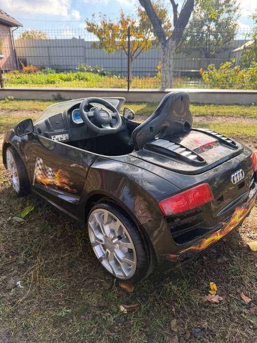 Дитячий електро автомобіль Audi R8