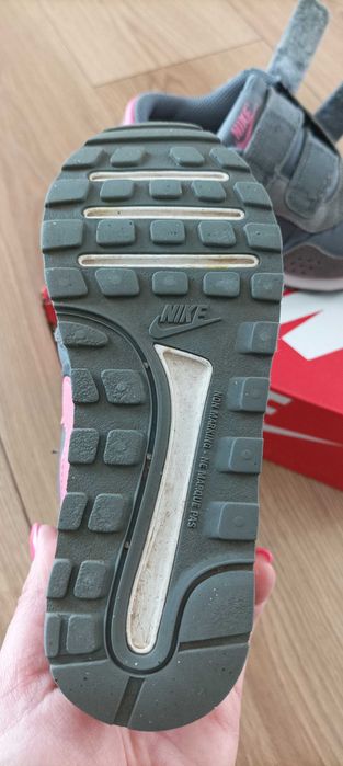 Nike dziewczęce 27.5