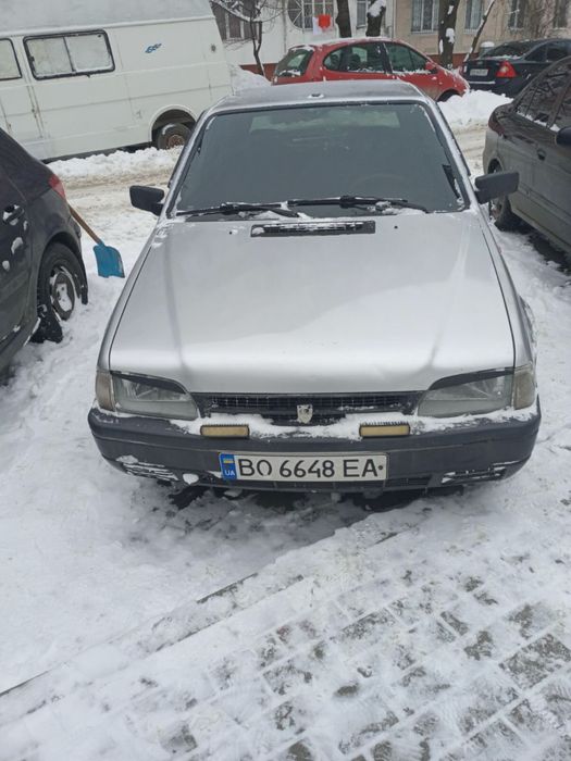 Машина Dacia супер нова