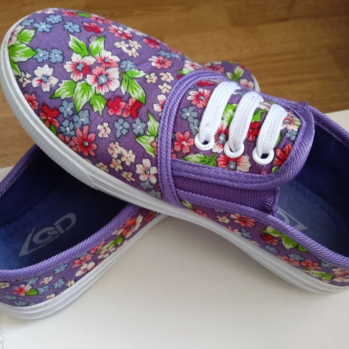 Мокасини для дівчинки, 35 розмір - 21 см стелька ( маломірять).