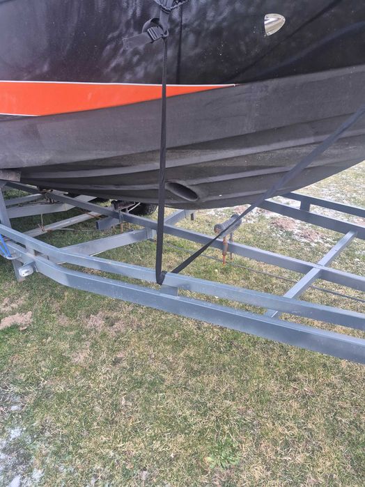 Łódź motorowa z silnikiem Honda 225KM