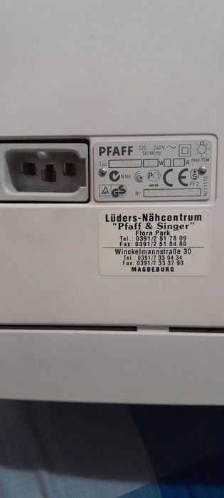 Продам швейну машинку-оверлок побутову