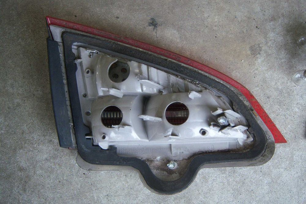 Ford mondeo MK4 kombi lampa prawy tył w klapę
