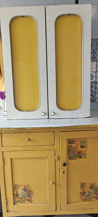 Продам старую кухонную мебель