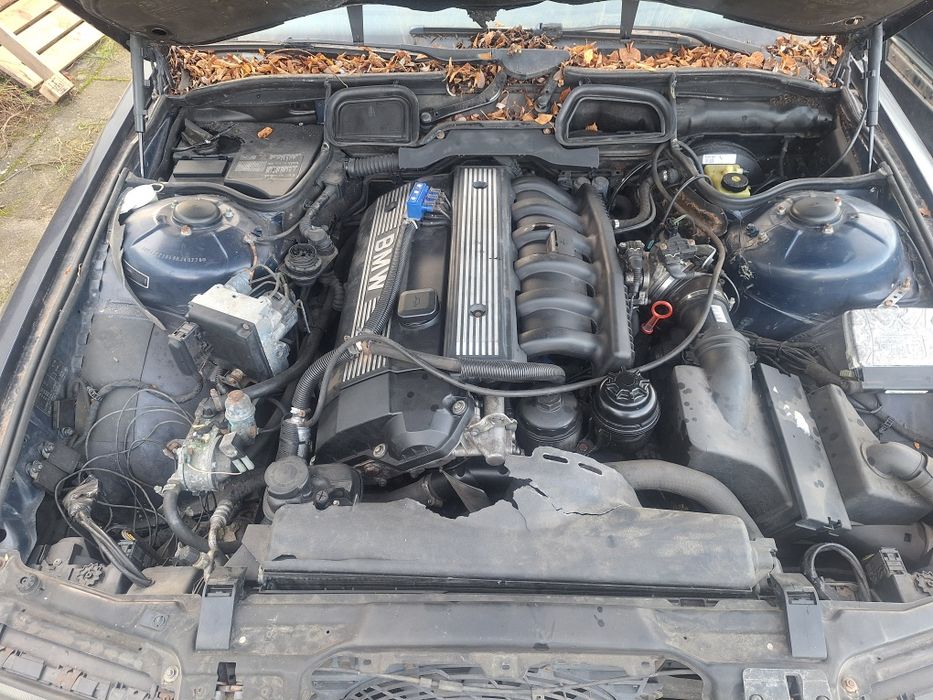 BMW e38 728iA na części
