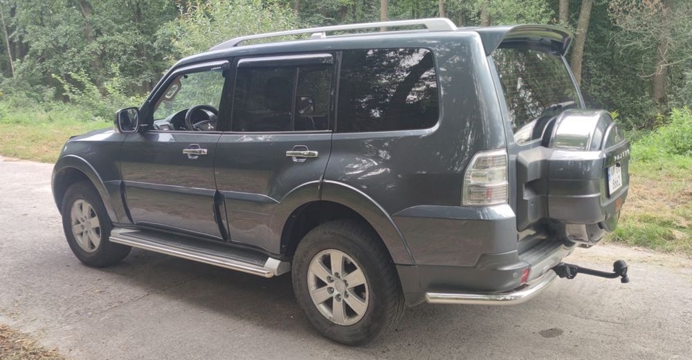 Mitsubishi pajero 4