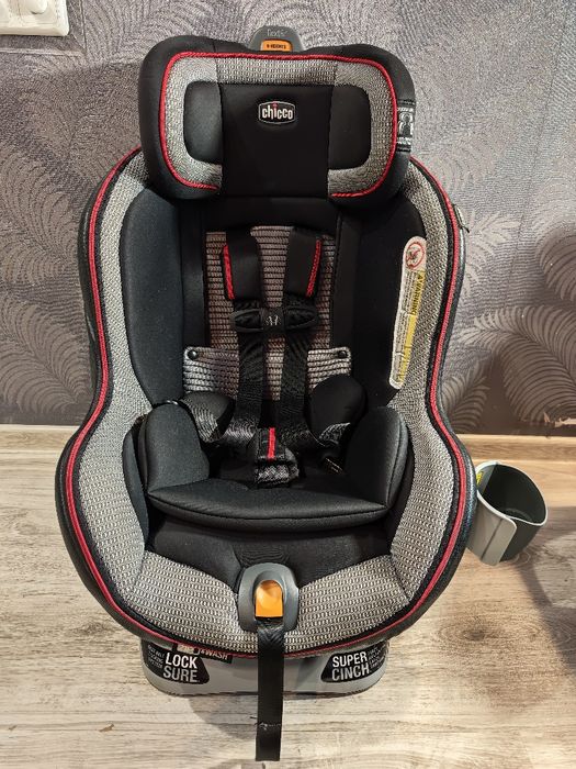 Автокрісло Chicco NextFit ZIP + ЧОХОЛ У ПОДАРУНОК
