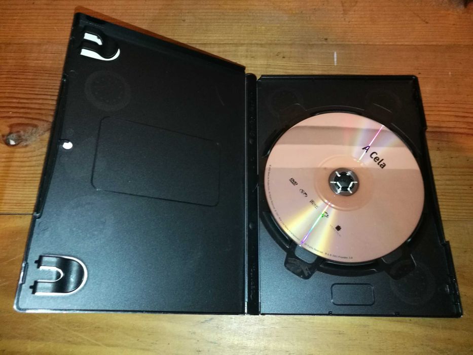 A CELA DVD (legendagem em Português)