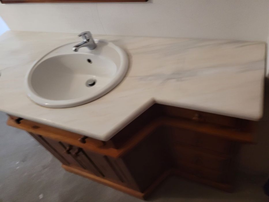 Móvel de casa de banho usado