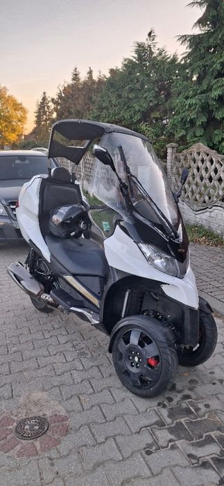 Adiva ad3 300 katB Jak Piaggio Mp3