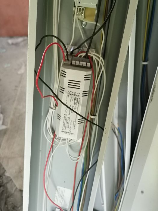 Lampy oświetlenie liniowe