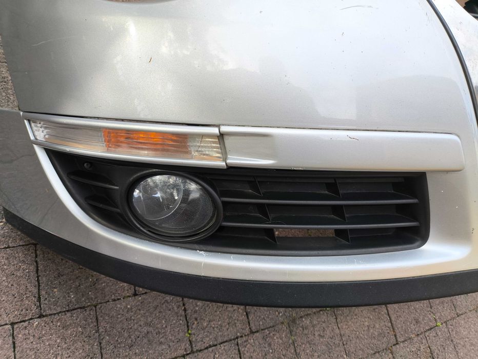 Zderzak Przedni VW Passat B6 Kolor Srebrny LA7W