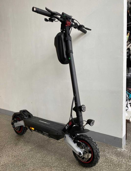 Продам новий самокат. Circooter R3