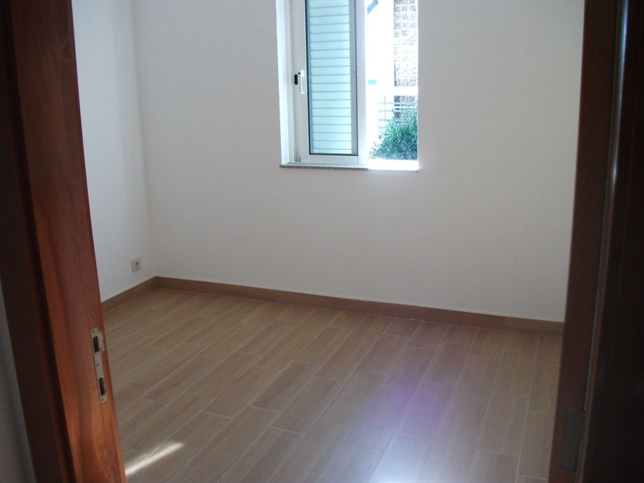 Penafiel -aluga-se casa perto Igreja Sameiro por 3 anos e 850€ mês