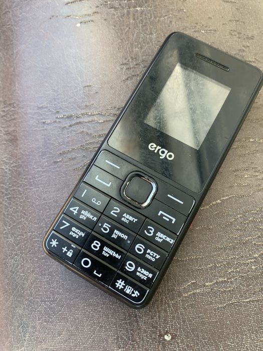 ergo в отличном состояний.В комплекте телефон,зврядка,коробка.