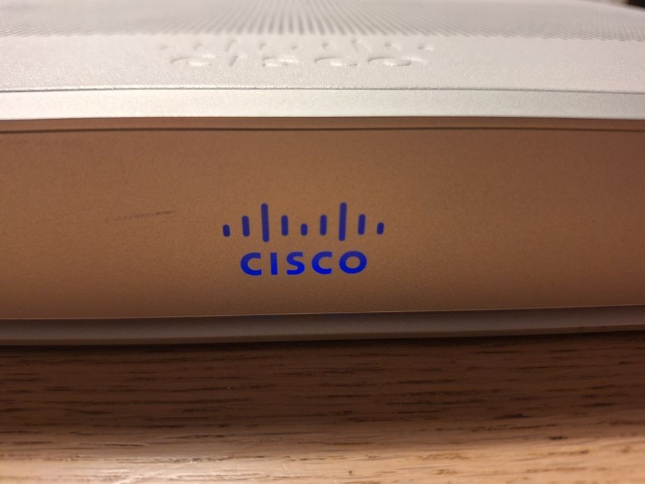 Router Cisco C1111-8P