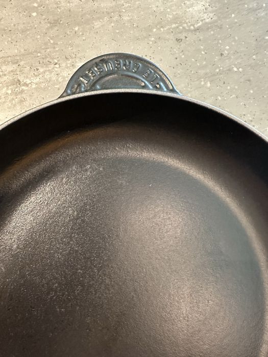Le creuset чугунна сковорідка