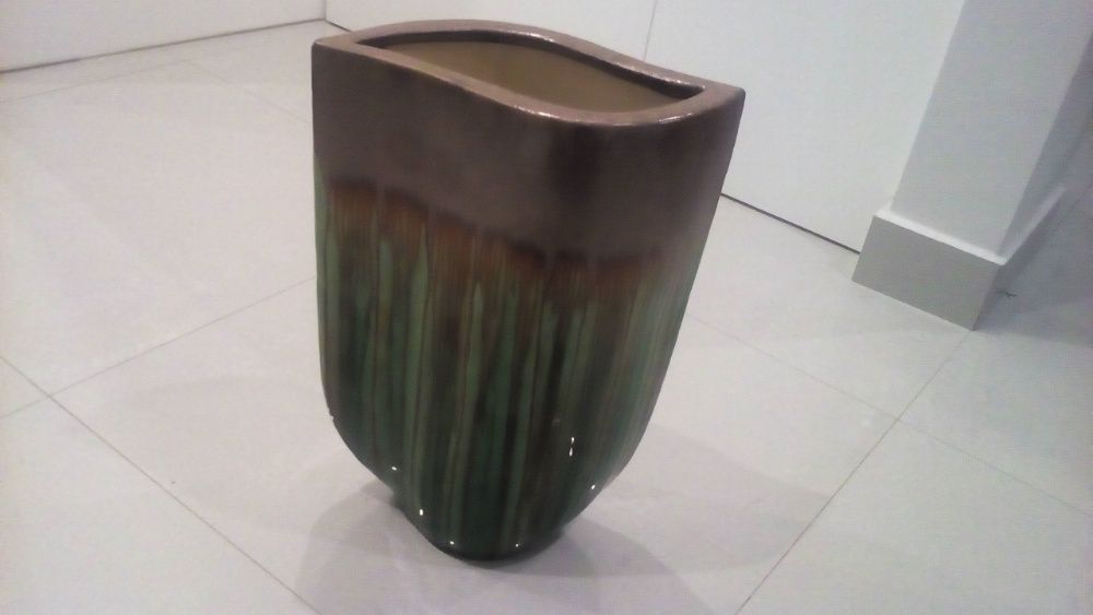 Conjunto de 3 peças decorativas, em loiça vidrada, muito elegantes!