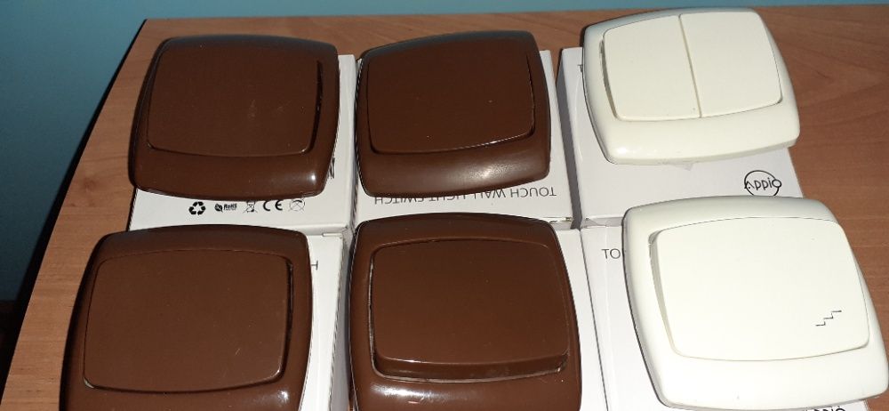 Zadbane przełączniki: pojedyncze i podwójne - OKAZJA!